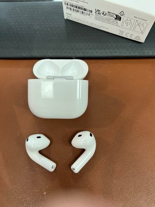 Apple AirPods 4 cancelación Activa #VK2TRJ