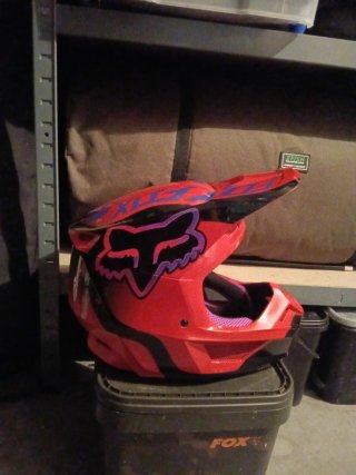Casco Fox V1 Rojo y Negro
