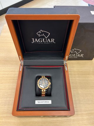 Reloj Jaguar Special Edition Negro y Dorado