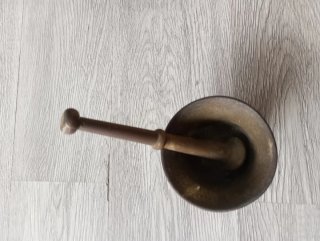 Mortaio e pestello in ottone