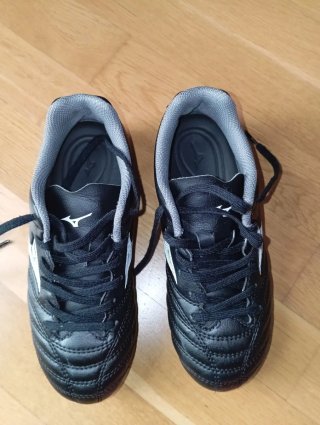 Botas de fútbol N°33, Mizuno Monarcida Neo Niño
