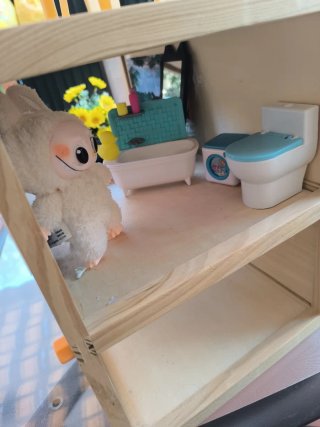Casa de muñecas con Labubu