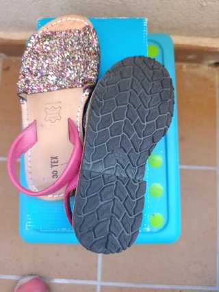 Sandalias Menorquinas brillantes niña talla 30