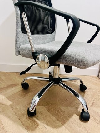 Silla de oficina con ruedas