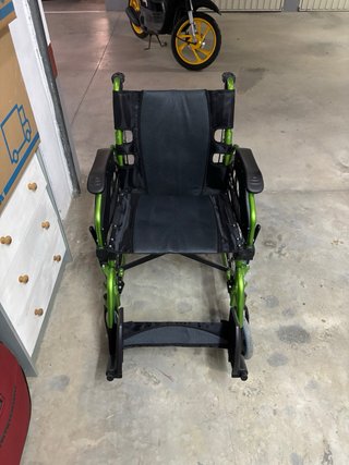 Se vende silla de ruedas ultraligera