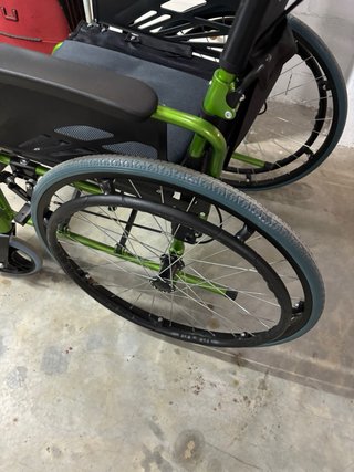 Se vende silla de ruedas ultraligera