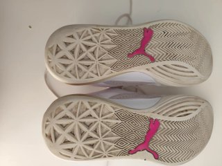 Zapatillas Baloncesto Puma Blancas y Rosas