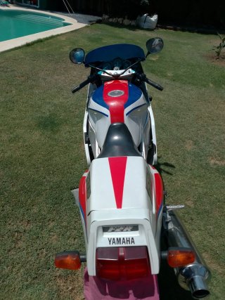 Yamaha FZR1000 EXUP Sportbike