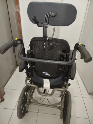 Silla de ruedas varias posiciones.