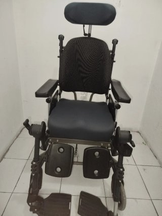 Silla de ruedas varias posiciones.