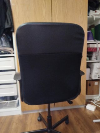 Silla de oficina negra