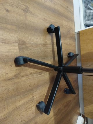 Silla de oficina negra