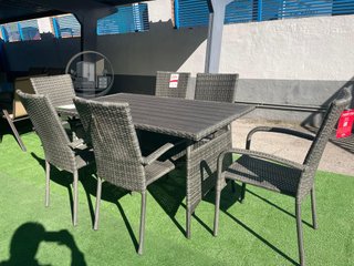 Mesa Exterior con 6 Sillas en Ratan