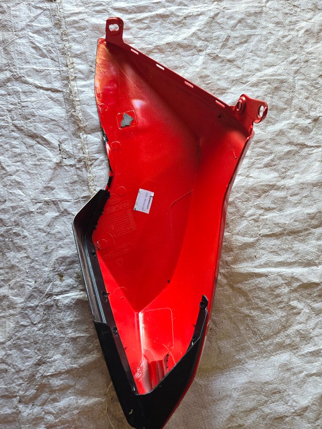 DUCATI HYPERMOTARD 950 ( TAPA DEPOSITO )