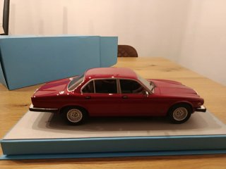 Escala 1 18 Jaguar XJ6 LS Collectibles maqueta