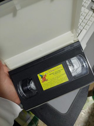 Película VHS Bichos Disney Pixar