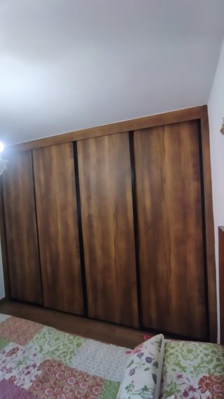 Taller de carpinteria con tienda cocinas.