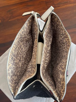 Bolso Guess Negro y Blanco