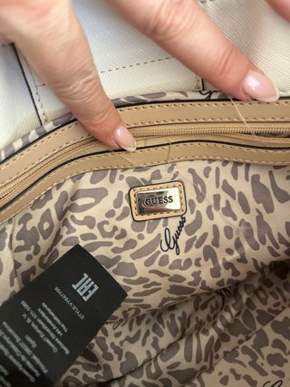 Bolso Guess Negro y Blanco