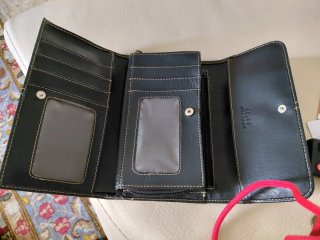 Portafogli  ricco di tasche