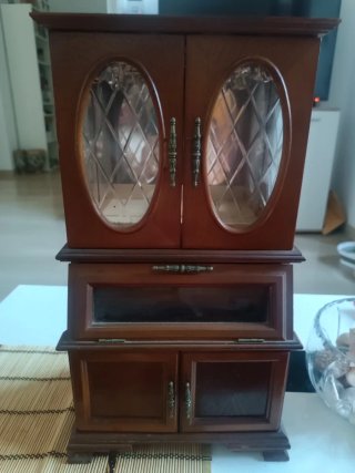 Joyero antiguo madera con música