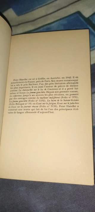 Par une nuit obscure je sortis de ma maison tra...