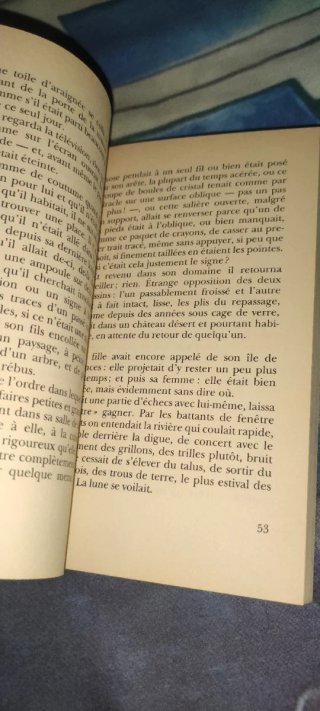 Par une nuit obscure je sortis de ma maison tra...