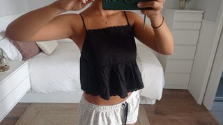 Top de tirantes negro con bordado