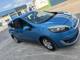 Renault Grand Scenic 2012