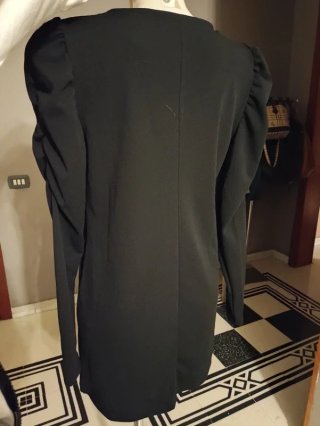 Abito corto maniche a sbuffo