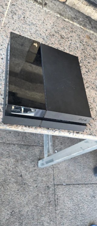 Consola Sony PS4 Negra