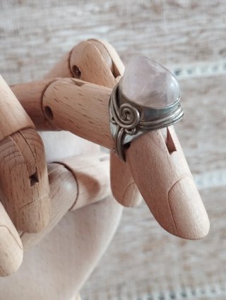Anillo Alpaca y Cuarzo Rosa Ajustable