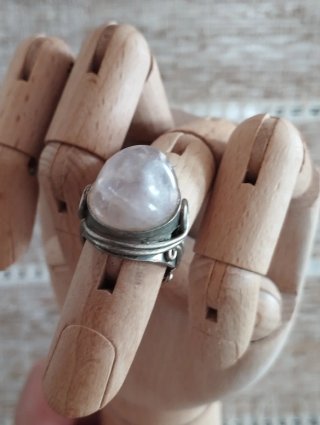 Anillo Alpaca y Cuarzo Rosa Ajustable