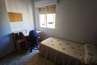 Se alquila habitación solo a estudiantes