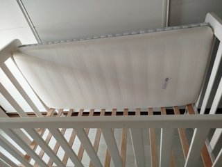Cuna Madera Blanca con Ruedas + Colchón