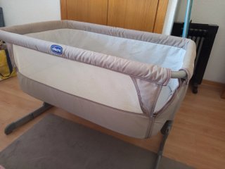 Cuna colecho Chicco beige