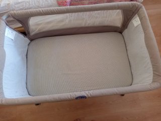 Cuna colecho Chicco beige