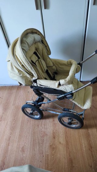 Carro de bebé con capazo y silla color beige