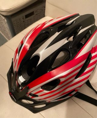Casco de bici niño,rayas rojas y blancas NO ENVIOS
