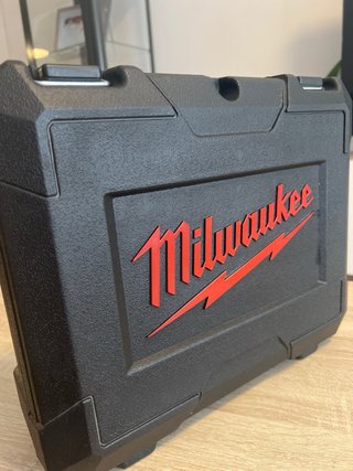 Abocardadora Milwaukee a Batería