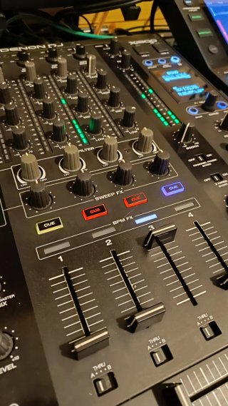 Mezclador Denon DJ X1800