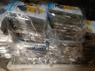 500 sobres cromos Minions + 10 álbum + 10 minitin