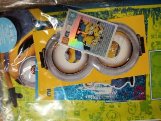 500 sobres cromos Minions + 10 álbum + 10 minitin