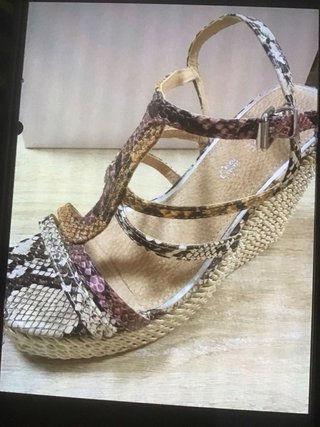 Sandalias de cuña Mariamare