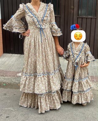 Traje Flamenca Mujer y Niña Flores.