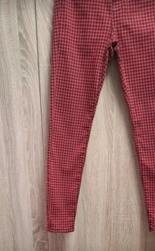 Pantalón elástico punk cuadros Bershka pitillo 36