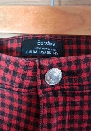 Pantalón elástico punk cuadros Bershka pitillo 36