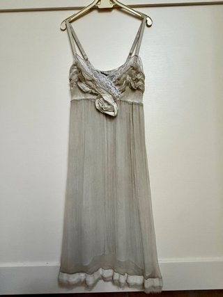 Vestito beige Angela Davis con spalline sottili