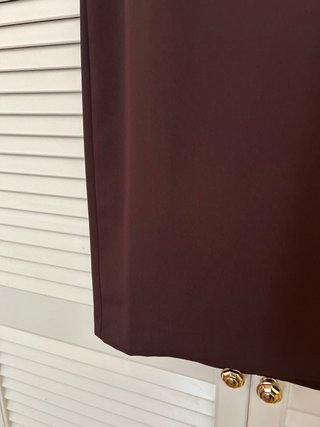 Falda midi marrón