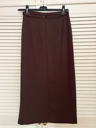 Falda midi marrón